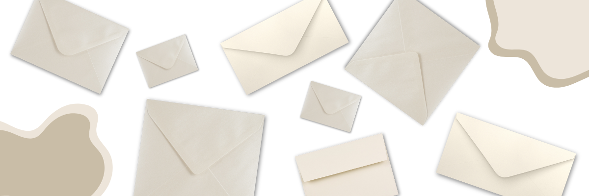 Crèmekleurige enveloppen